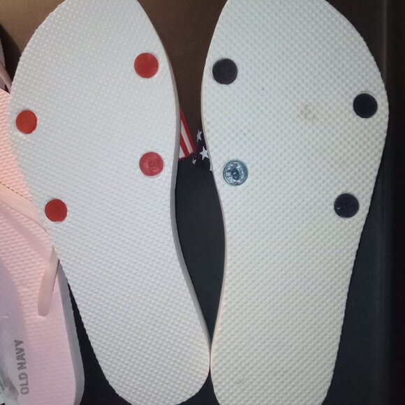 Old Navy NWOT Flip Flops/ Slides Lot of 4 Women's Size 8 Red, Blue, Pink, Flag - Picture 6 of 10
